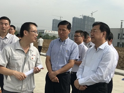 余总向袁市长介绍中钢云顶集团发展现状.png